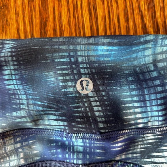 Lululemon Invigorate High Rise Flux Blue Multi Leggings Pockets Size 4 - Picture 2 of 6